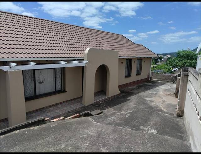 4 BEDROOM HOUSE FOR SALE IN KWANDENGEZI